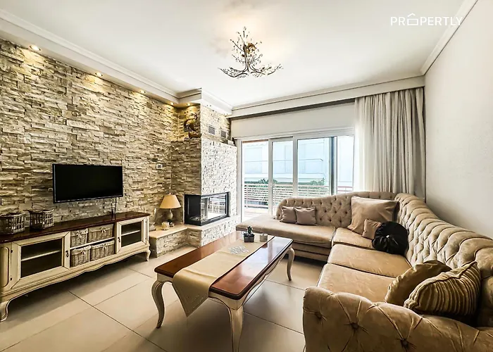 Seaside Luxury Apartment